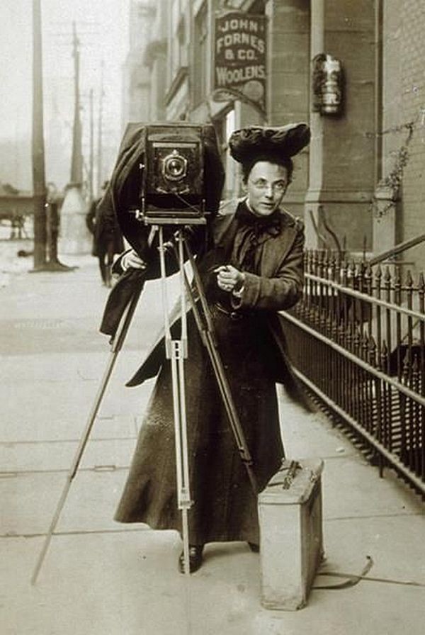 28. Jessie Tarbox Beals - первая женщина фоторепортер. (23 декабря 1870 года - 30 мая 1942 года)