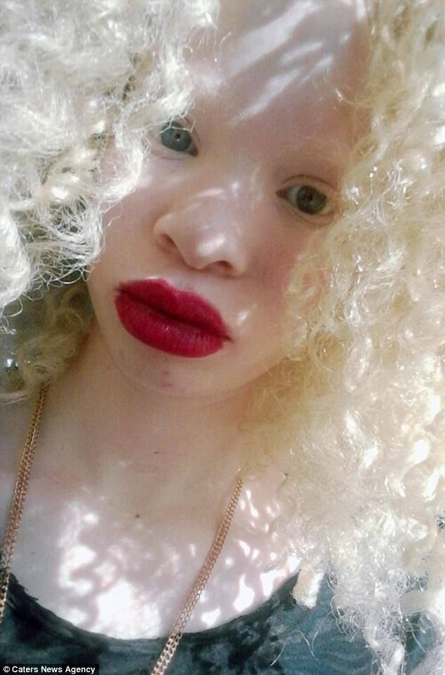 Красавица-альбинос добилась успеха в модельном бизнесе