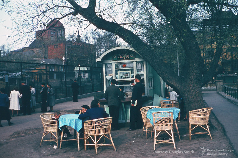 Московский зоопарк, вид на храм Георгия Победоносца, 1952-54: