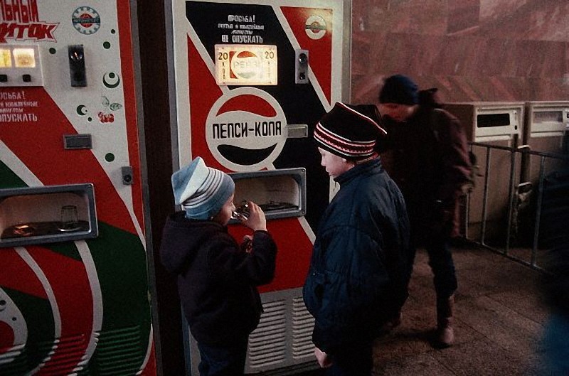 Создатель музея советских игровых автоматов Александр Вугман рассказал, как возник и почему погиб советский вендинг.
