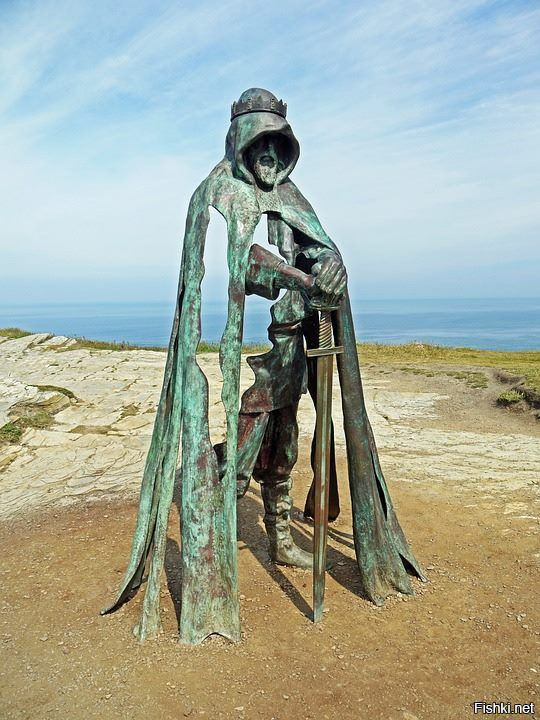 Статуя короля Артура в Тинтагель, графство Корнуолл, Англия