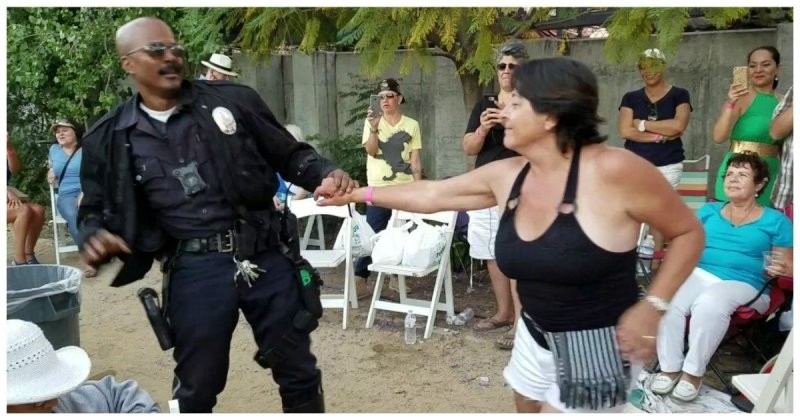 Американский полицейский показал, как нужно танцевать сальсу 