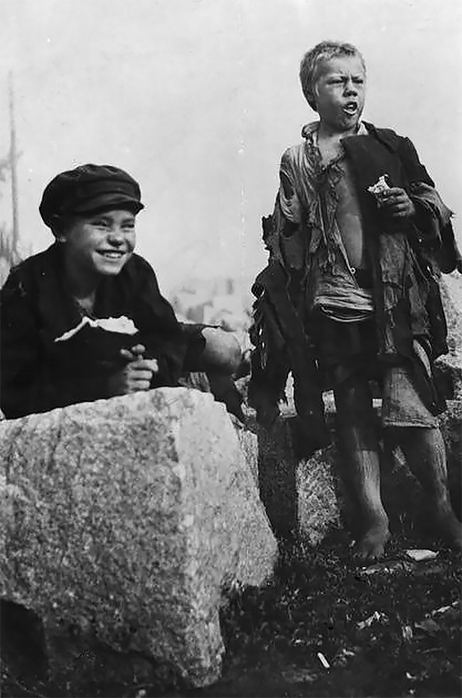 Бездомные дети. Москва, 1922 год