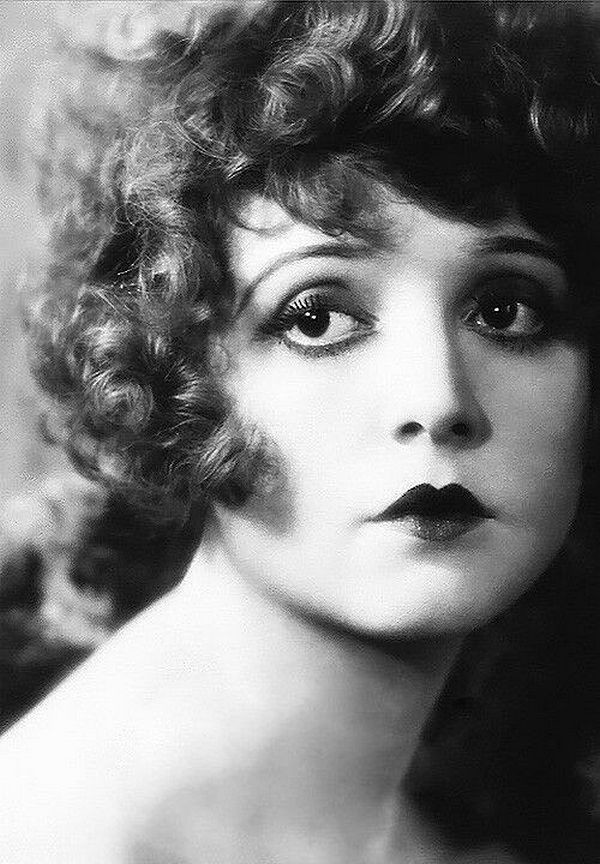 19. Мэдж Беллами  — американская актриса, звезда немого кино 1920-х годов