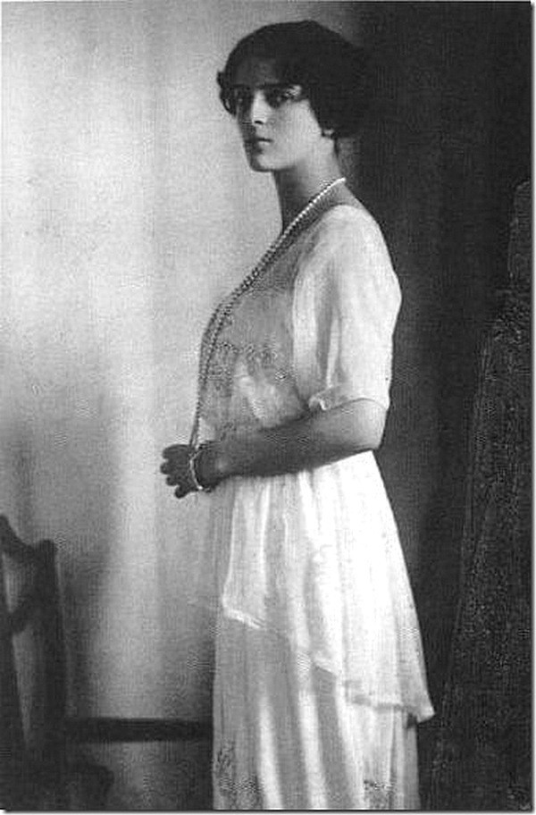 33. Ирина Юсупова, урожденная.Романова - жена князя Феликса Юсупова,  в Париже, как и в России, считалась одной из самых красивых женщин.
