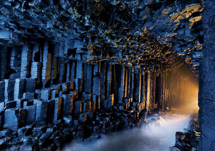 Пещера Fingals, Шотландия.