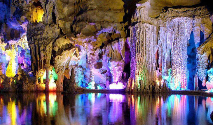 Пещера Reed Flute, Китай.