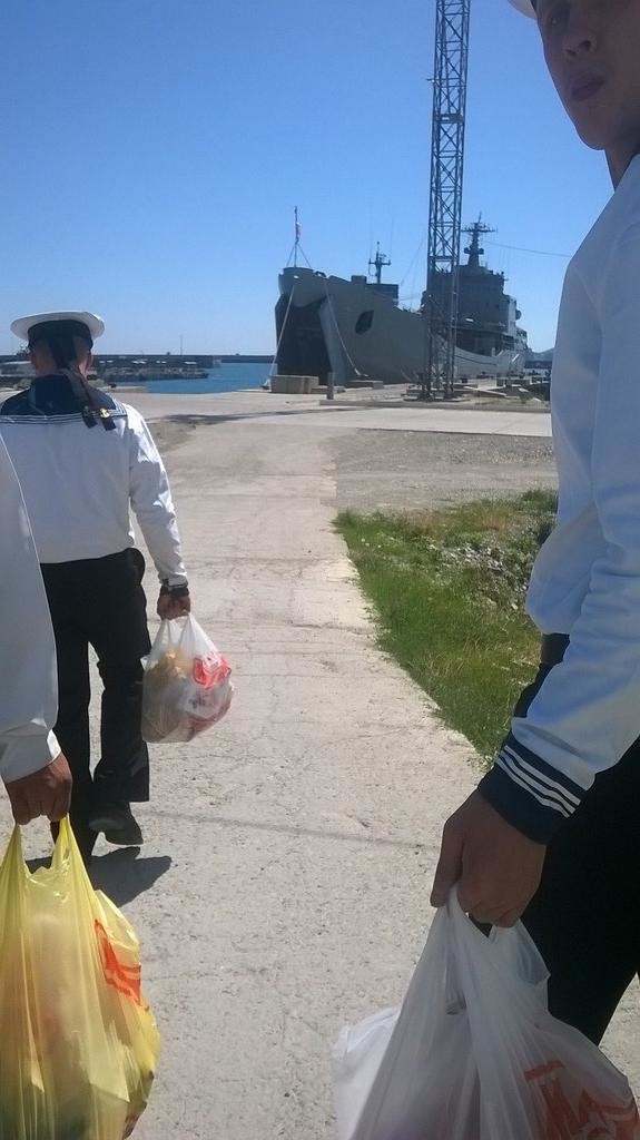 Хочешь служить - отчитайся за свои соцсети и активность в интернете