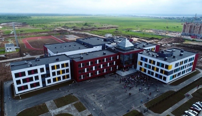 В Великом Новгороде состоялось открытие новой школы на 1350 учеников