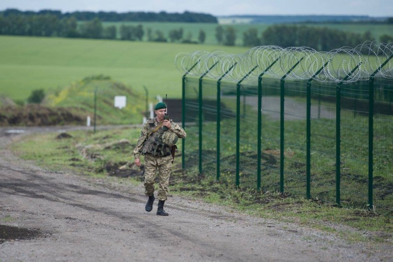 Как выглядит стена на границе Украины с Россией