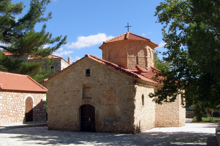 Монастырь Агиа Лавра в Калаврите