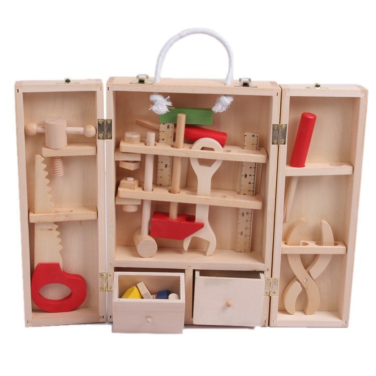 4. Качественный набор деревянных инструментов для ребенка