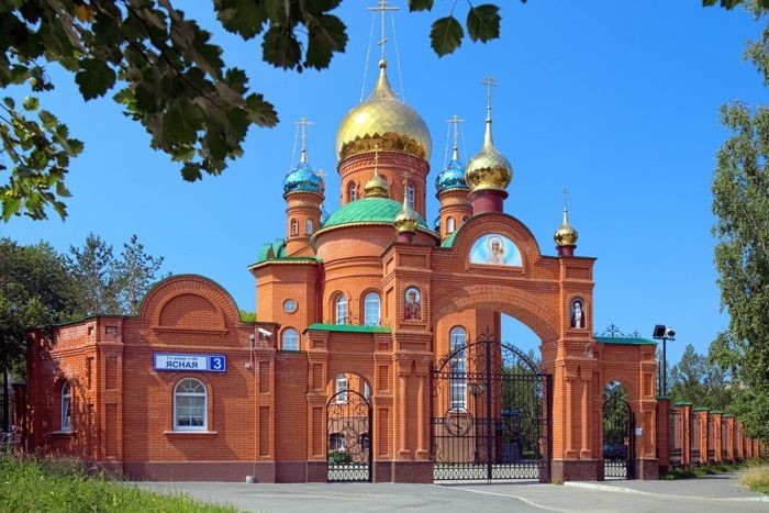 В Екатеринбурге прихожане храма могут жертвовать золотые изделия и лом