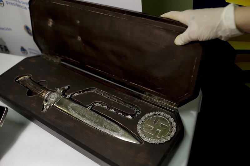 В Аргентине нашли личные вещи Гитлера и другие артефакты Третьего рейха