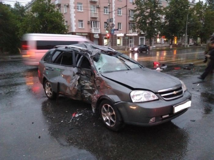 В ДТП с мотоциклом в центре Перми погибли два человека