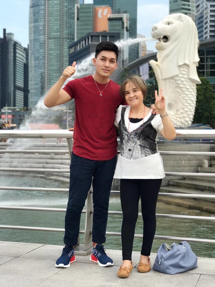 Сын отблагодарил мать за тяжелые 20 лет работы прислугой, взяв ее в тур по странам Азии