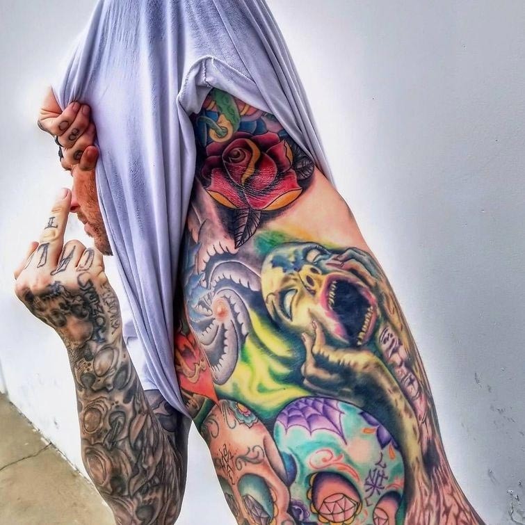 Татуировки под мышками — последний тату-тренд инстаграма