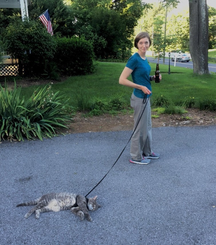 "Моя жена пыталась выгулять кошку"