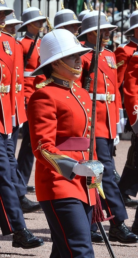 В церемонии участвовали полк легкой пехоты принцессы Патриции...