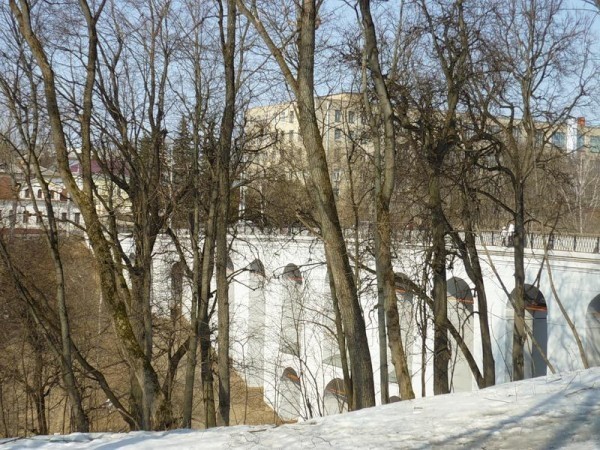Калуга. Каменный мост через Березуевский овраг – крупнейший каменный виадук в России. Он был построен в 1785 году по проекту архитектора  П.Р. Никитина.