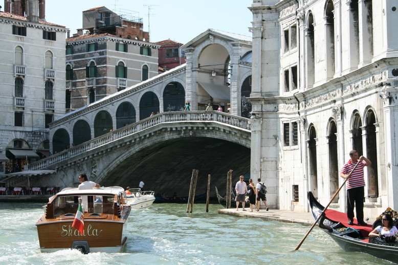  и Для сравнения...Венеция. Мост Риальто, 1588-1591 годы
