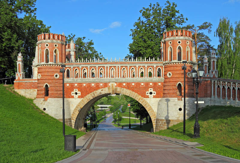 Мост в Царицыне, Фигурный, 1776–1778 годов. Архитектор тоже В.И. Баженов.