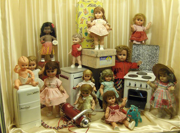 Где живут антикварные куклы