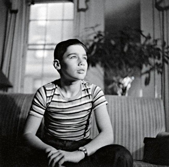Двенадцатилетний Владимир Познер в нью-йоркской квартире, США, 1946 год.