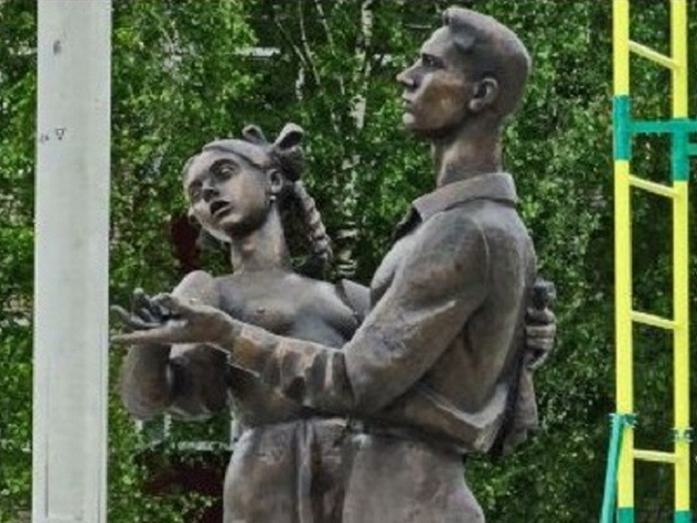 Спор из-за голой выпускницы в Сергиевом Посаде