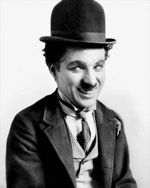 Чарли Чаплин совершил максимальное число дублей за одну сцену 