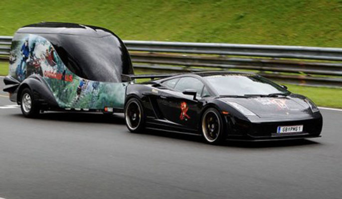 Lamborghini с прицепом в Нидерландах