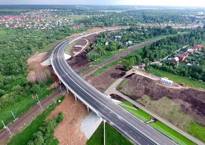 48. Запущено движение по путепроводу в поселке Кокошкино Новой Москвы