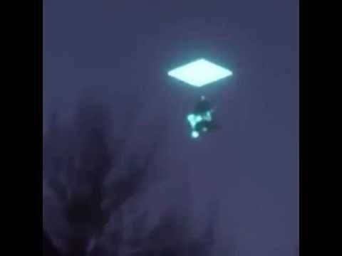 Исчезающий в портале НЛО сняли на видео  