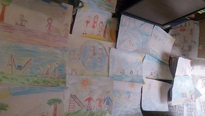 Рисунки 6-летнего мальчика помогли исправиться его матери