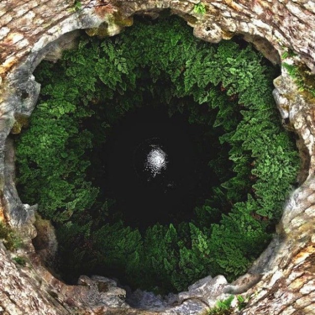 Глаз земли — пещера в Италии