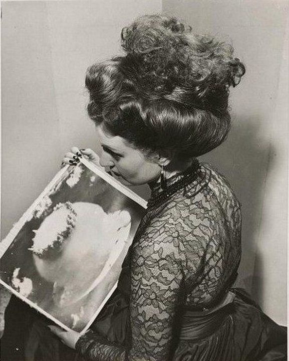 Причёска "ядерный гриб", 1951 г. 