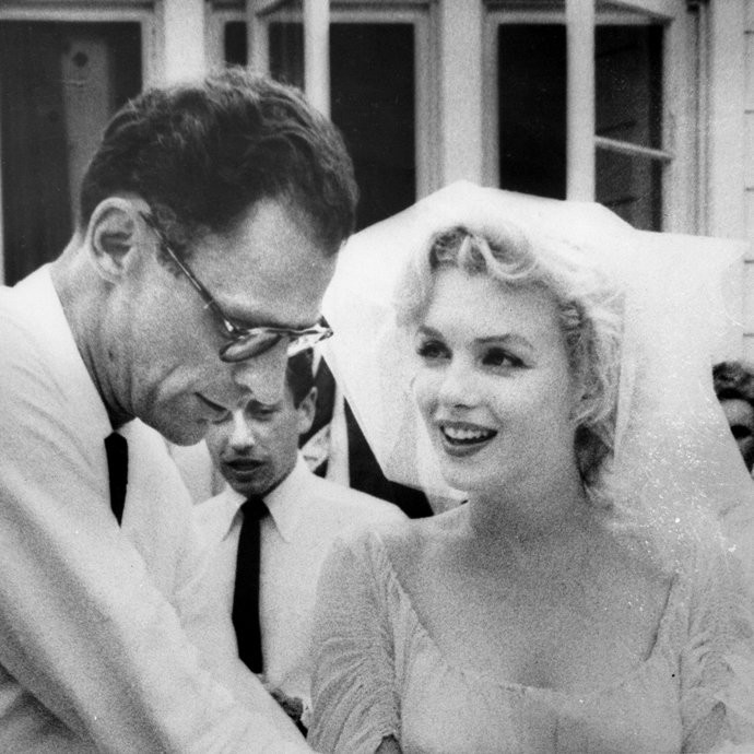 Свадьба Мэрилин Монро и писателя Артура Миллера, 19 июня 1956 года. «Он увлек меня тем, что умен»