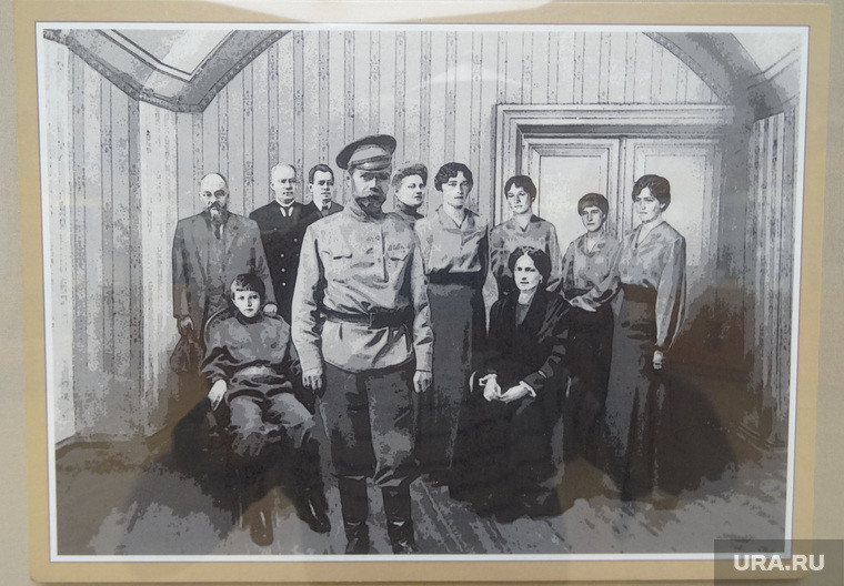 Как в Екатеринбурге полчаса расстреливали царскую семью