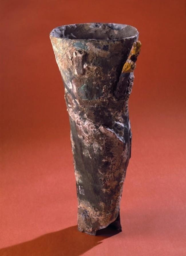 Первая искусственная нога (приблизительно  300 г. до н.э.)