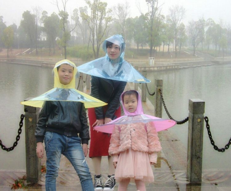 Китайские дизайнеры придумали дождевую шляпу