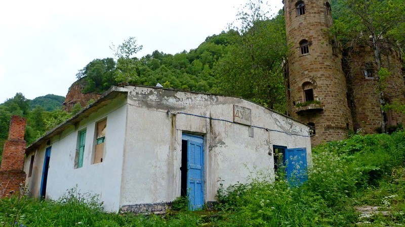 Кабардино-Балкария. Заброшенная турбаза Долины Нарзанов