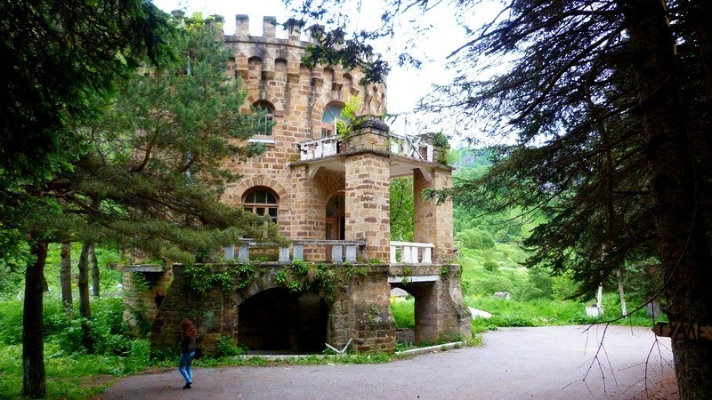 Кабардино-Балкария. Заброшенная турбаза Долины Нарзанов