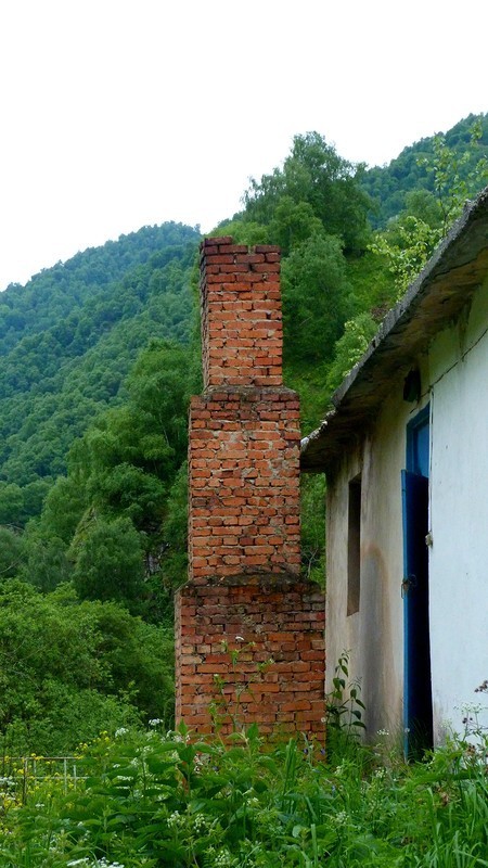 Кабардино-Балкария. Заброшенная турбаза Долины Нарзанов