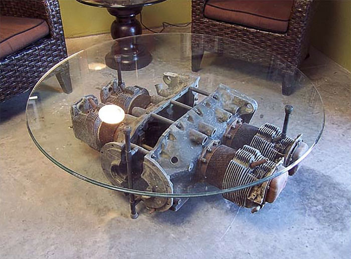 Кофейный столик из самолетного двигателя