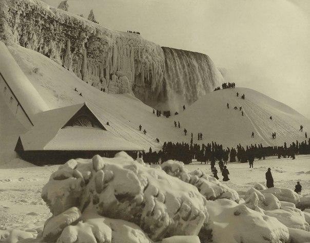 Вид на Ниагарский водопад зимой, 1885 год.