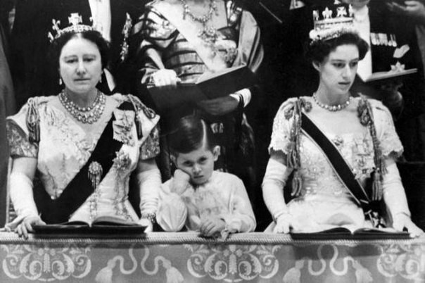 Принц Чарльз во время коронации королевы Елизаветы II, 1952 г.