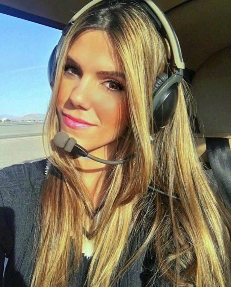Бразильская девушка-пилот Луана Торрес очаровала Instagram*