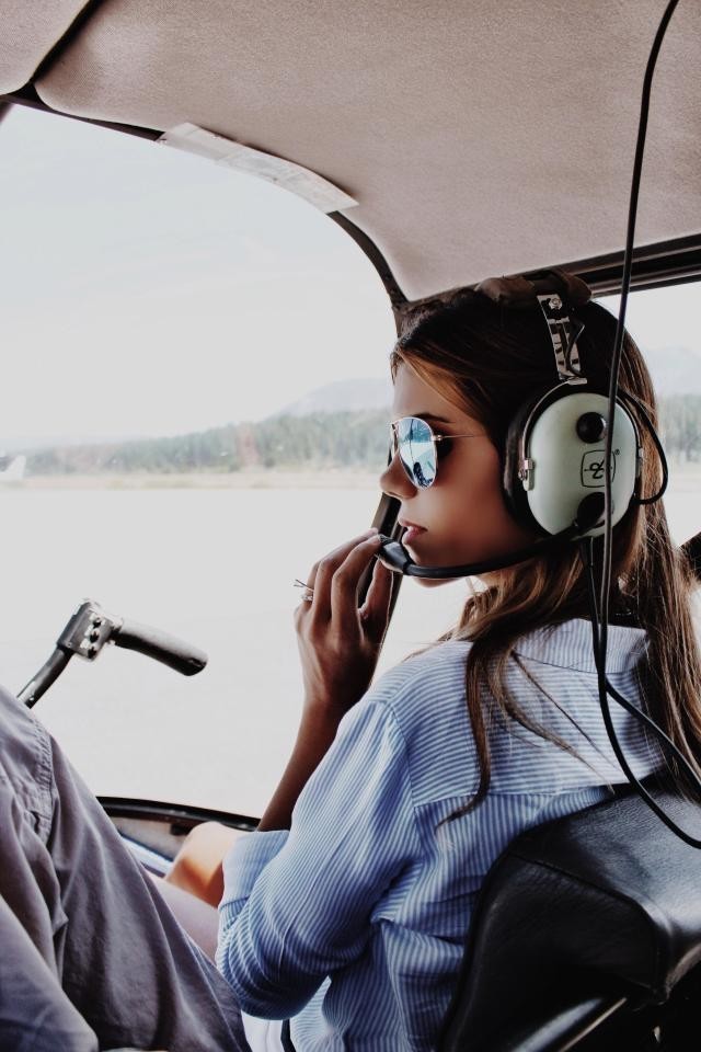 Бразильская девушка-пилот Луана Торрес очаровала Instagram*