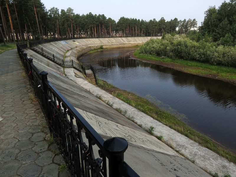 Когалым - 60-тысячный город в тайге (только фотографии города без комментариев)