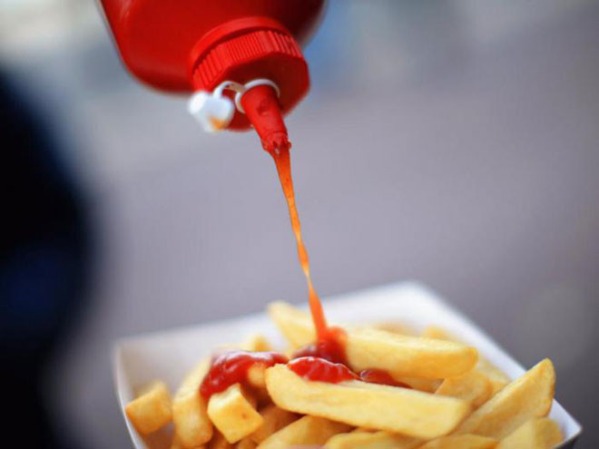 Во Франции есть правила использования кетчупа и майонеза в школе